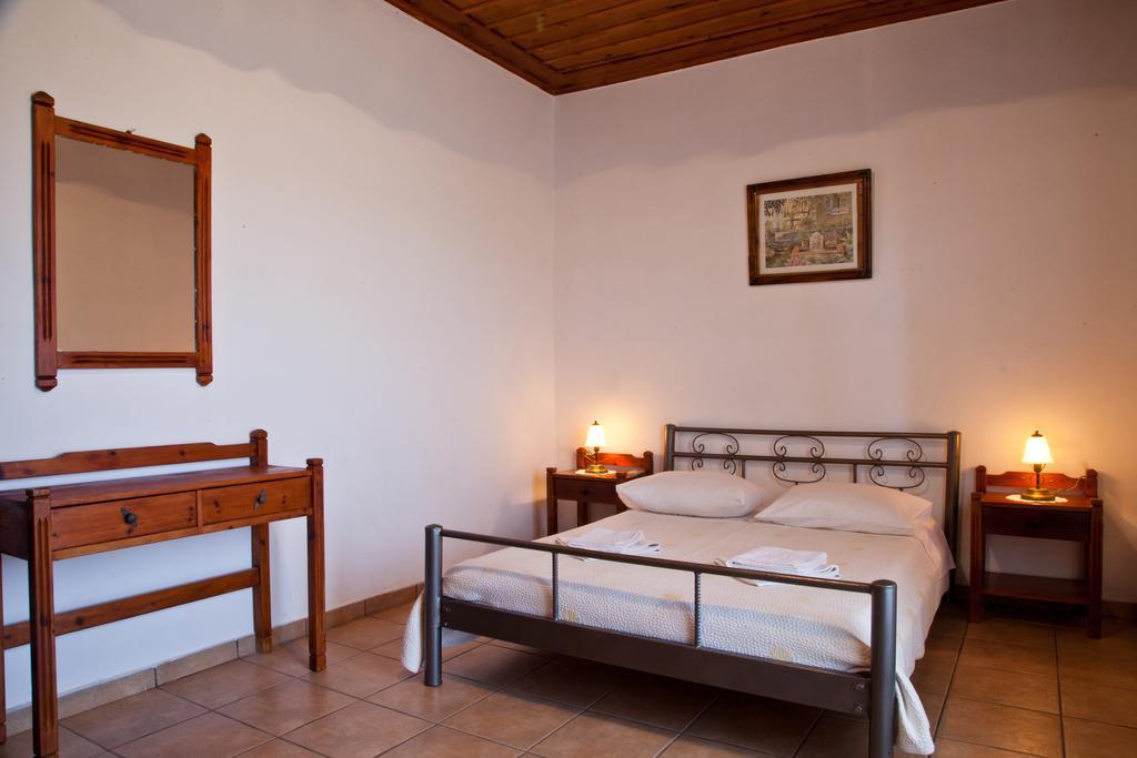 Tsivaras Villas Pokoj fotografie